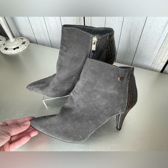 Jaclyn Smith Booties Size 9 Gray Side Zipper Heeled Faux Croco Vegan Leather - Picture 1 of 8